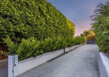 1523 3/8 N. Doheny Dr.