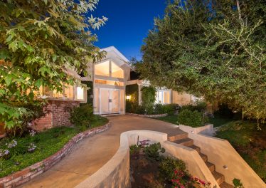 3121 Oakdell Ln.