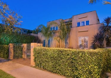 900 Havenhurst Dr.