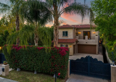 23123 Oxnard St.
