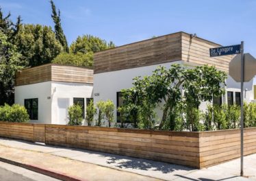5228 DeLongpre Ave.